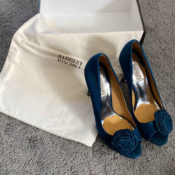 Badgley Mischka “Frank Teasat” 7.5 Satin Green Heel Open toe pump - Picture 6 of 8